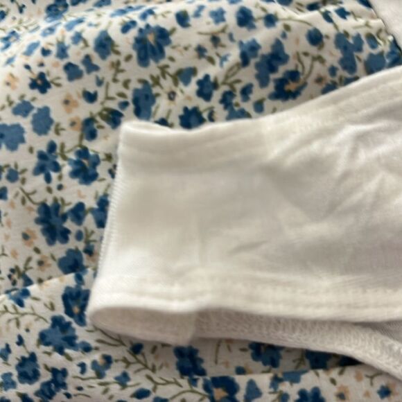 Heyson Body Suit Itsy Bitsy Floral Prints Key hole tie w buttons NWT SZ M - Picture 13 of 14